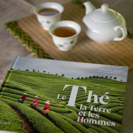 Book Le Thé, la Terre et les Hommes by Arlette Rohmer Book Le Thé, la Terre et les Hommes by Arlette Rohmer