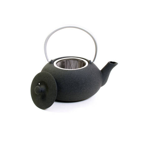 Théière en fonte Fuku - 0.55 L - Grise avec anse argentée aluminium Théière en fonte Fuku - 0.55 L - Grise avec anse argentée aluminium