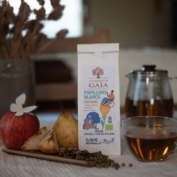 White tea flavoured with pear, apple, green pepper - White Butterfly