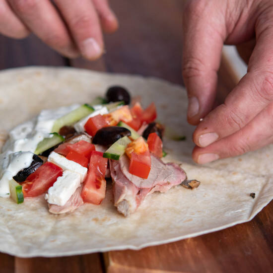 Lamb wrap with oriental salad - rolling
  	                                    