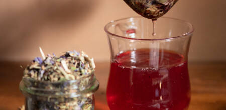 Les tisanes et leurs bienfaits - Les Jardins de Gaïa