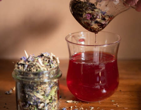 Infusion de tisane de plantes bonne mine
									