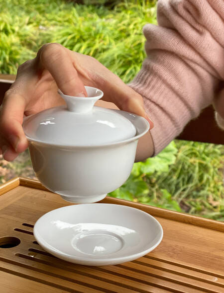 Example of a gaiwan outfit