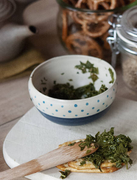 Bol avec pesto de thé
				                    