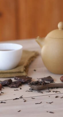 Tea and chocolate pairing
									